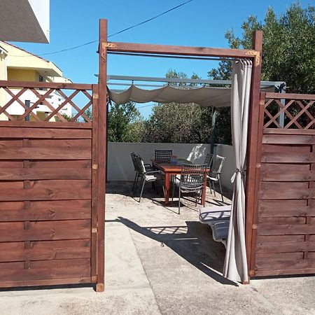 Apartman Carpe Diem Sutomiscica Kültér fotó