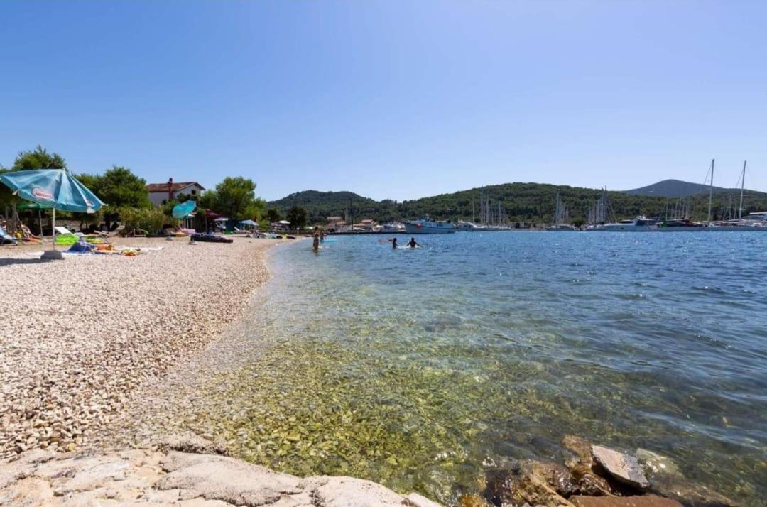 Apartman Carpe Diem Sutomiscica Kültér fotó