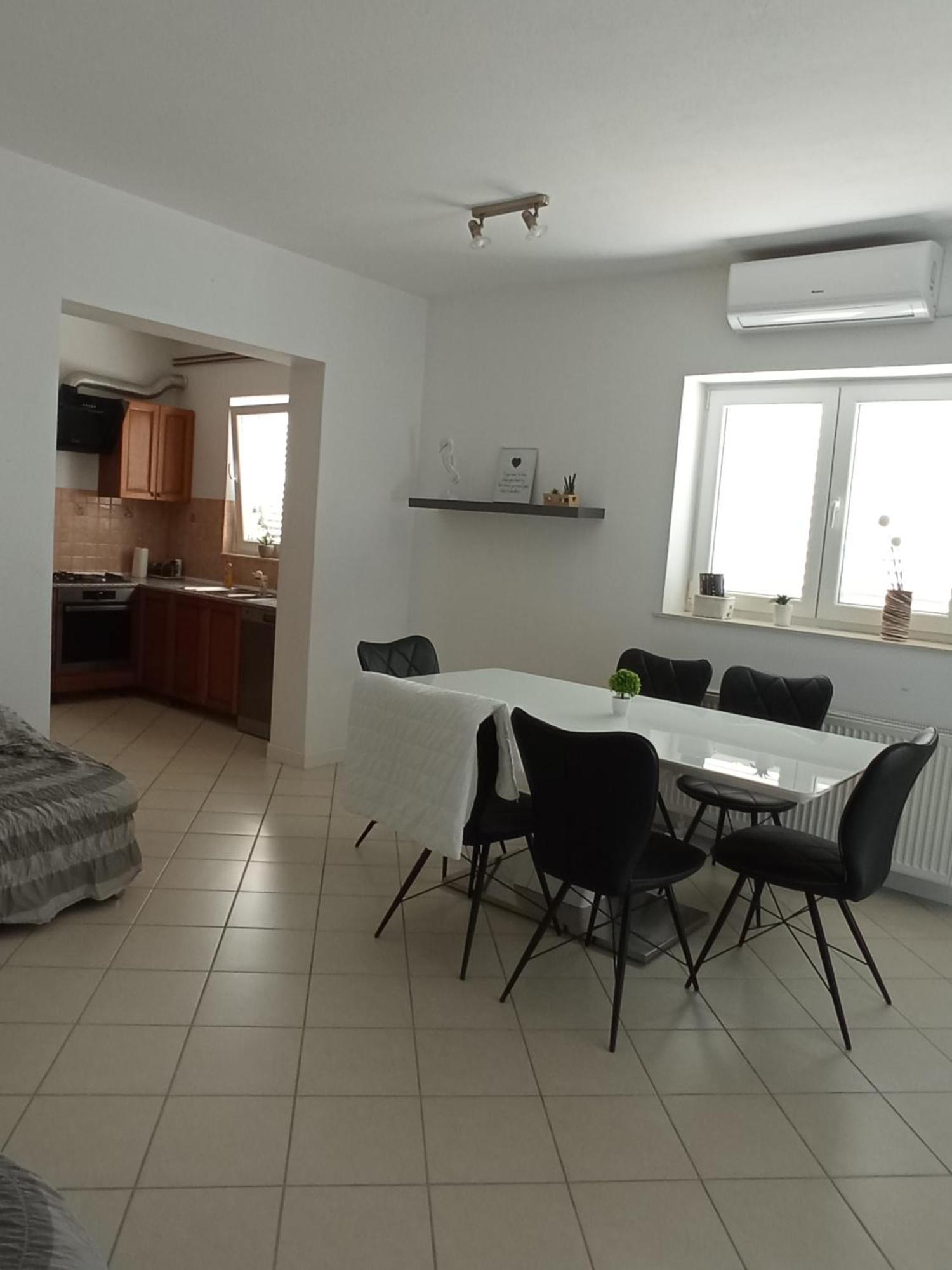 Apartman Carpe Diem Sutomiscica Kültér fotó